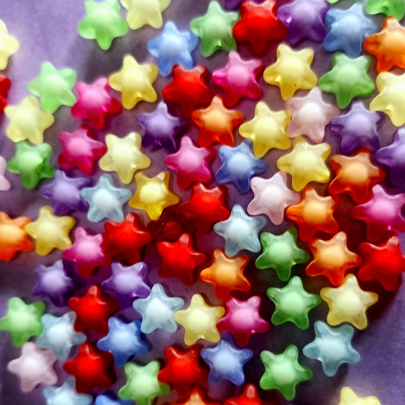 Frosted colorful star shaped beads - Picture 2 of 2